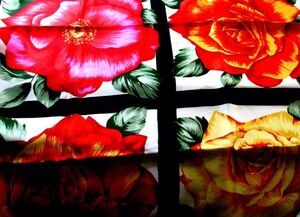 Bill Blass Gorgeous Bright Bold Colorful Roses Hand Rolled Edges 33" x 33" sq